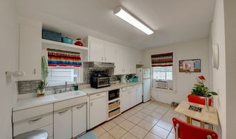 304 E Ave B, Alpine, TX 79830