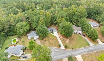 1717 CLAIRMONT Crst, Alexander City, AL 35010