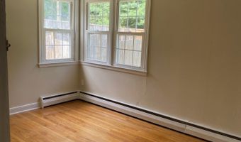18 Beach Park Rd, Clinton, CT 06413