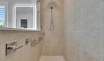 7420 PARADISO Dr, Apollo Beach, FL 33572
