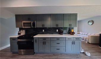 1271 Oxford Cir, Akron, OH 44312
