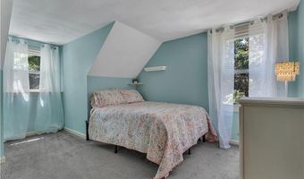 27 Fairway Dr, North Kingstown, RI 02852