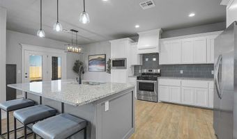 2121 Longhorn Trl, Altus, OK 73521