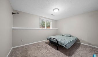 316 S Country Club Ave, Brandon, SD 57005