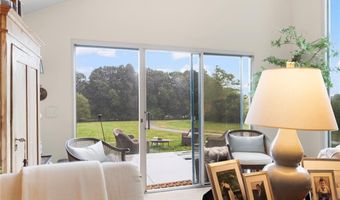 668 Indian Ave, Middletown, RI 02842