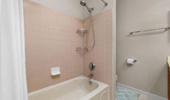 403 Arbor Glen Dr, Ballwin, MO 63021