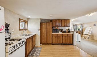 1121 26th St, Allegan, MI 49010