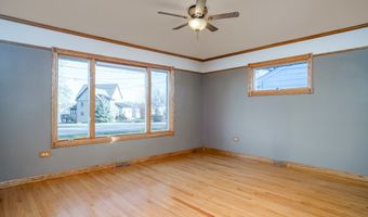 104 Lakewood Dr, Antioch, IL 60002