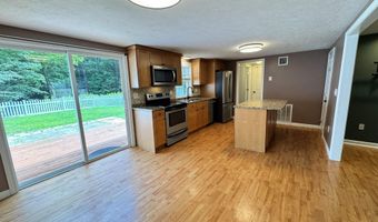 19 Deerwood Dr B, Amherst, NH 03031