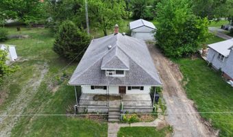 135 E Pine St, Albion, IL 62806