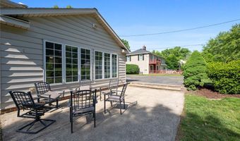 195 Shawnee Trl, Aurora, OH 44202