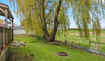 1215 NAVARINO St, Algoma, WI 54201