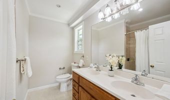 6442 HOLYOKE Dr, Annandale, VA 22003