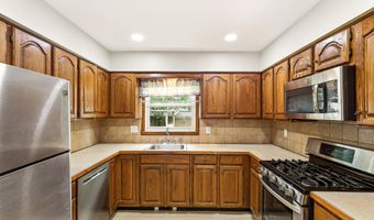 829 Mizzen Ave, Beachwood, NJ 08722