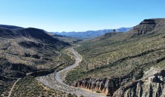 E Ranch Road, Black Canyon City, AZ 85324