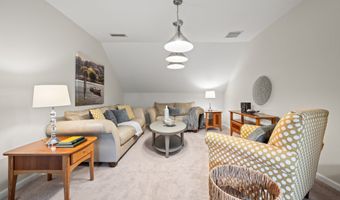 31 Grant Dr, Avon, CT 06001