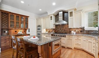 7106 EXETER Rd, Bethesda, MD 20814