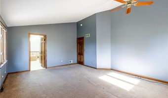55 Hunt Club Cir, Amherst, NY 14051