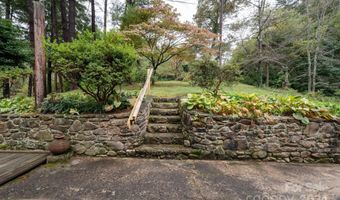 11 Spring Cove Rd, Asheville, NC 28804