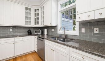 42 Camden Rd, Narragansett, RI 02882