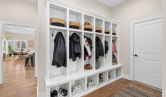 549 Morningstar Rd, Auburn, IN 46706