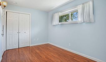 498 Juniper Ln, Cheshire, CT 06410