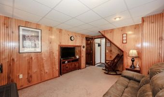8 Beckmann Ln, Nashua, NH 03062