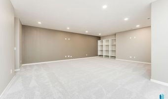 405 N Sunshine Ave, Brandon, SD 57005