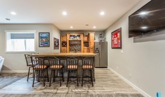 2824 E Sunflower Cir, Brandon, SD 57005