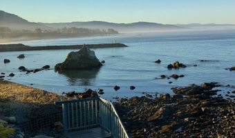 423 BUENA VISTA Loop, Brookings, OR 97415
