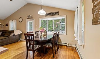 279 Dunn Rd, Belgrade, ME 04917
