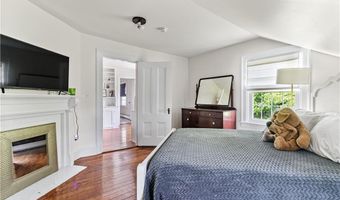 50 Clipper Way, Bristol, RI 02809