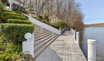 7635 Sandy Hollow Dr SE, Alto, MI 49302