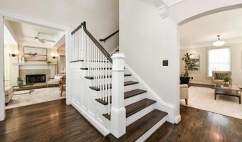 1812 N RANDOLPH St, Arlington, VA 22207