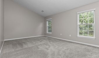 660 Village Green Blvd E, Adams Twp., PA 16046