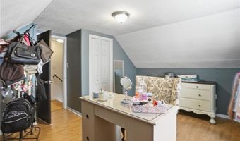 514 Killingly St, Johnston, RI 02919