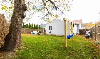 33 Valley St, Cumberland, RI 02864