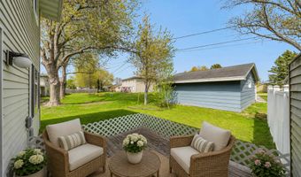 722 N HAWTHORNE Dr, Appleton, WI 54915