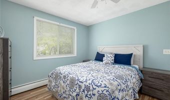 67 Meadowrue Trl, Narragansett, RI 02874