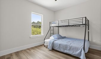 825 Larkspur Ln, Bay St. Louis, MS 39520
