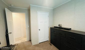 120 Redwood Dr, Barnegat, NJ 08005