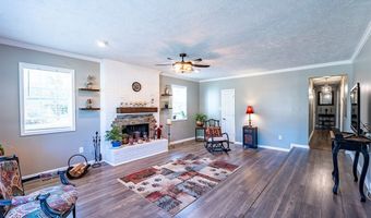 4506 Chateau Dr, Albany, GA 31721