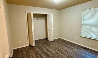 2 Radcliffe Dr, Bella Vista, AR 72714