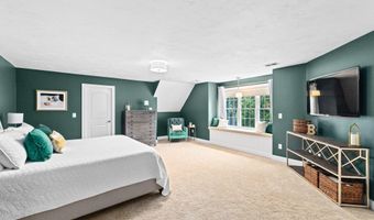 5 Bosuns Ln, Bourne, MA 02532