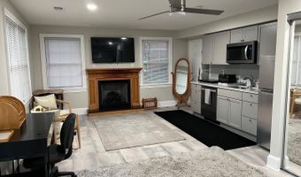 7703 NEWCASTLE Dr, Annandale, VA 22003