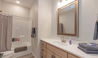 570 Linden Dr. 204, Arnolds Park, IA 51331