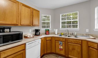 6122 E Jackson St, Bay St. Louis, MS 39520