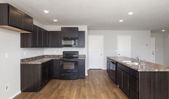 120 Pin Oak Dr, Aurora, MO 65605