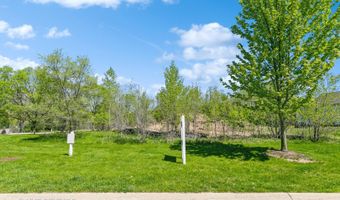 40729 N North Newport Dr, Antioch, IL 60002