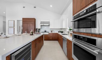 100 Glenbrook Ct, Atlantis, FL 33462